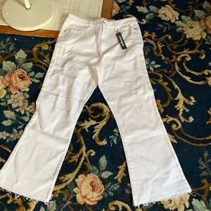 Dollhouse high waist kick boot crop distressed‎  jeans. NWT. Retail 35